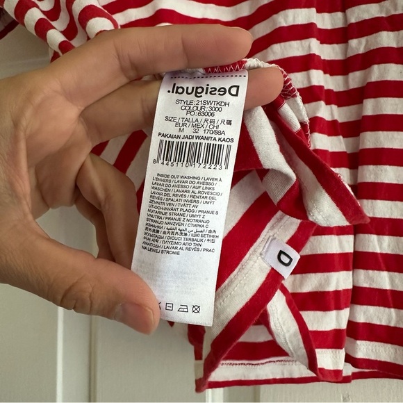Desigual Y2K Striped Red and White Tshirt Future Is Now Stitching Embroidered M - Picture 6 of 6